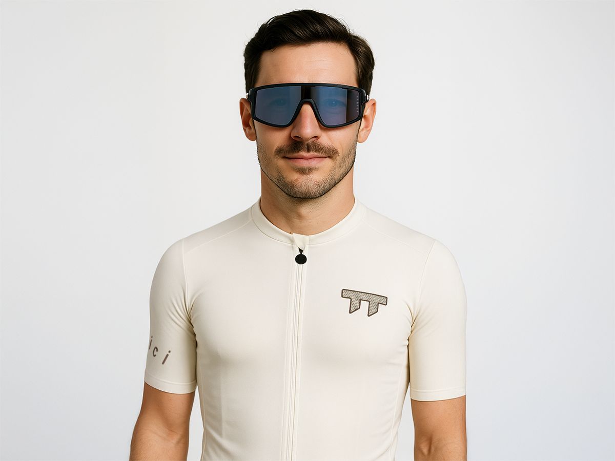 E-1 Cycling Sunglasses 騎行運動眼鏡 / 純黑色+鏡面銀鏡片 (CAT3)
