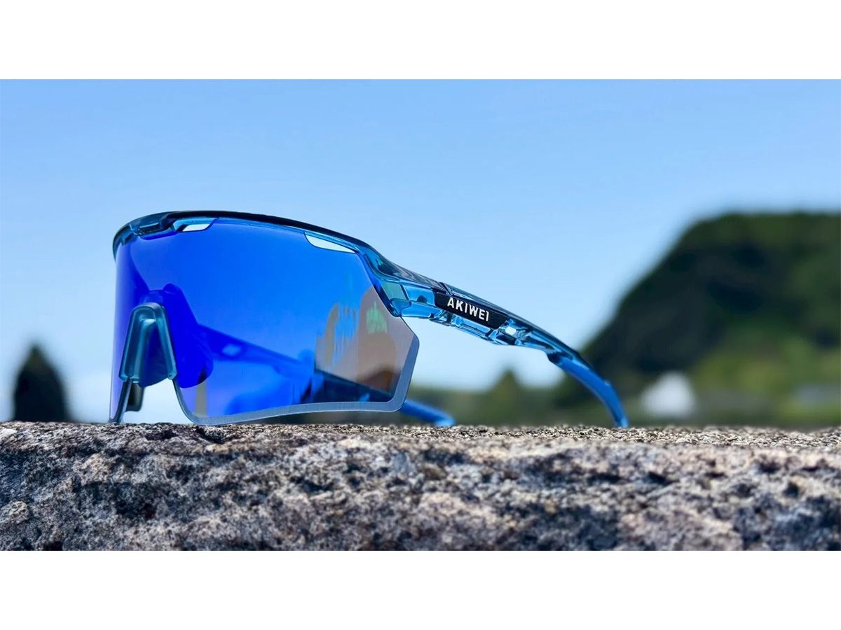 Akiwei Night Walker 夜行者-變色藍