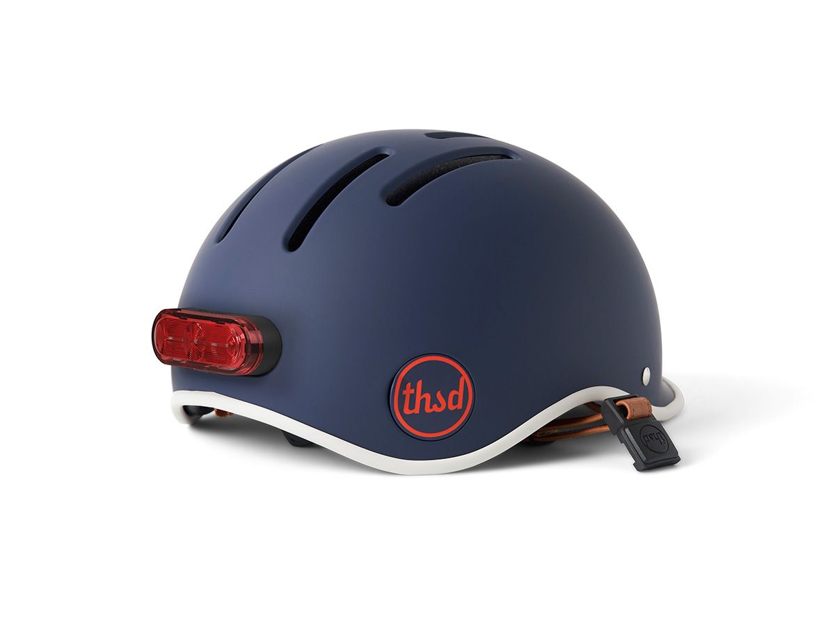 Thousand 安全帽磁吸後燈 隱形黑