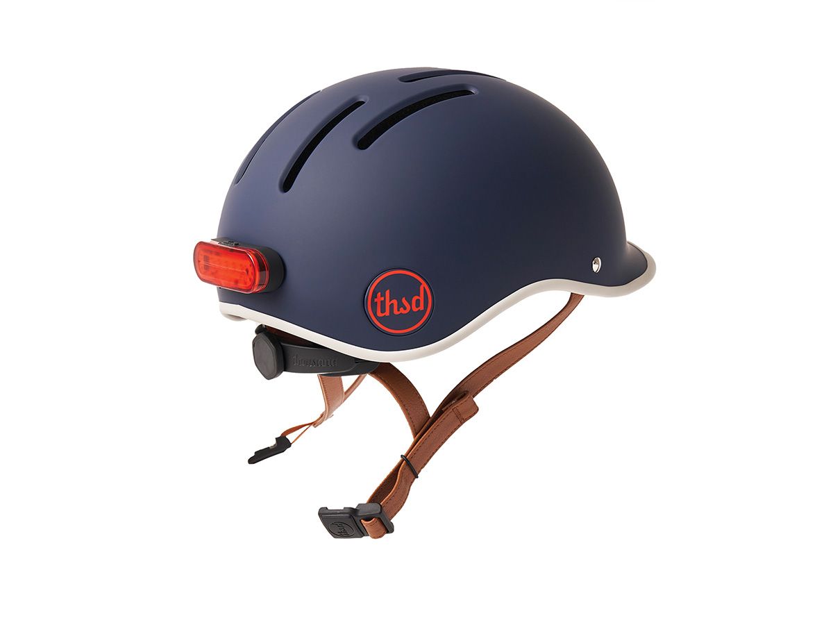 Thousand 安全帽磁吸後燈 隱形黑