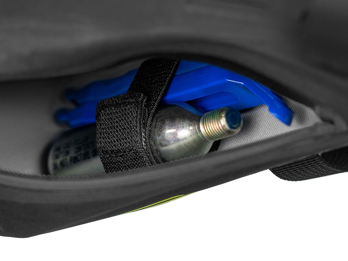 Apidura Racing 防水三角車架包(1L)