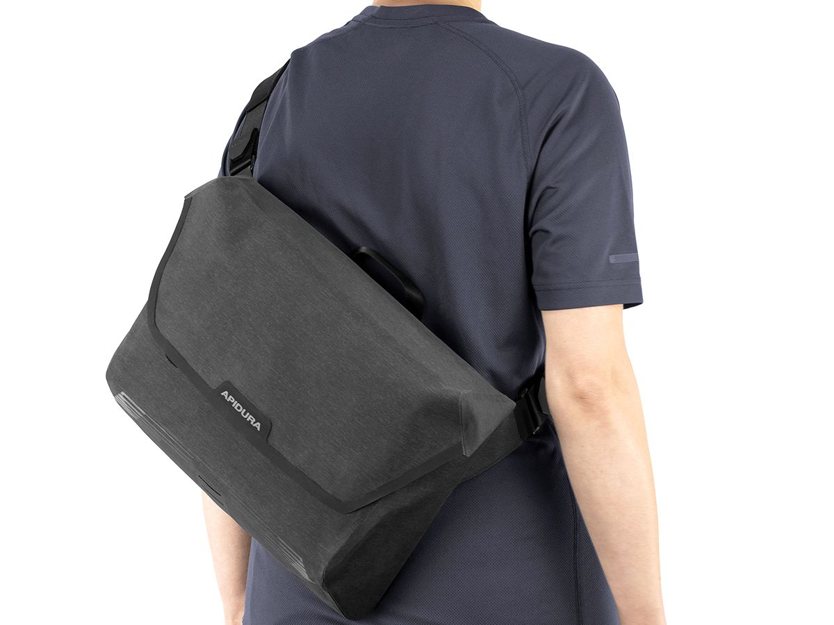 Apidura City 都會郵差包款 13"