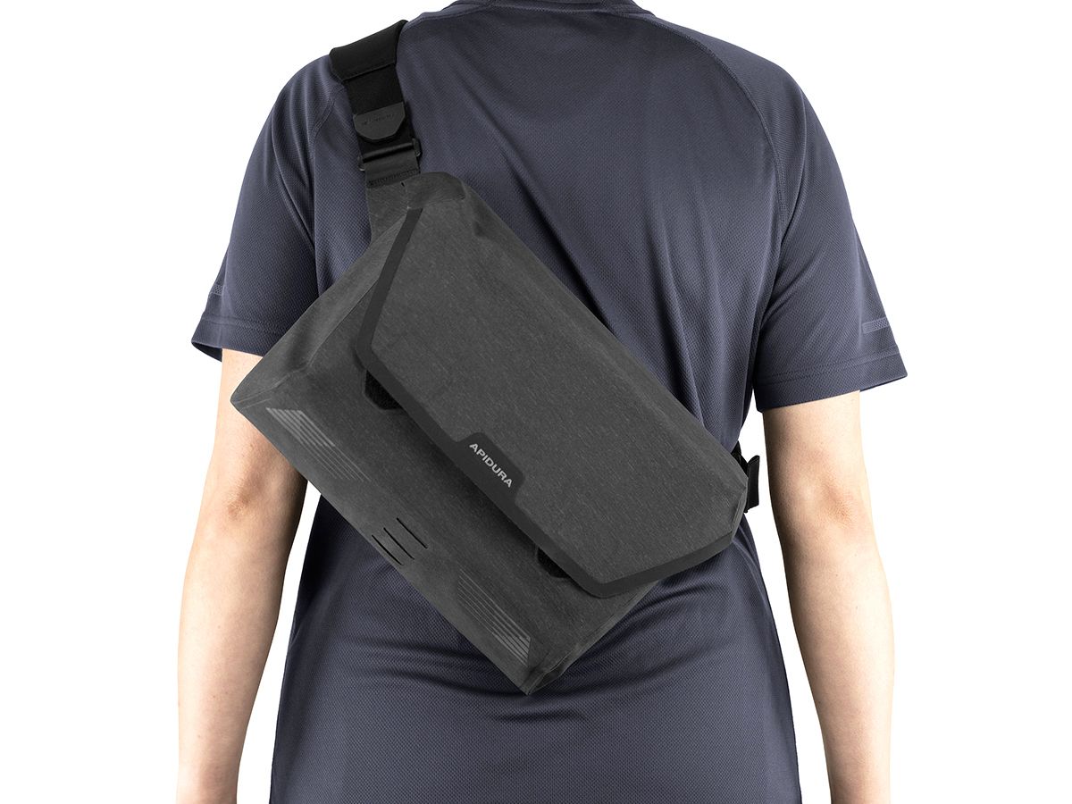 Apidura City 都會郵差包款 11"