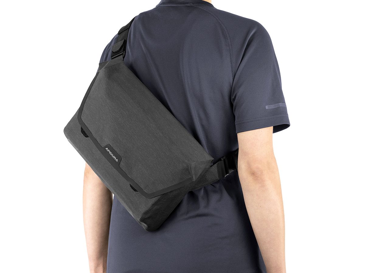 Apidura City 都會郵差包款 11"