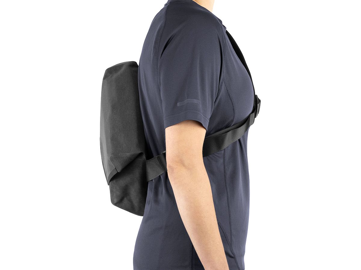 Apidura City 都會郵差包款 11"