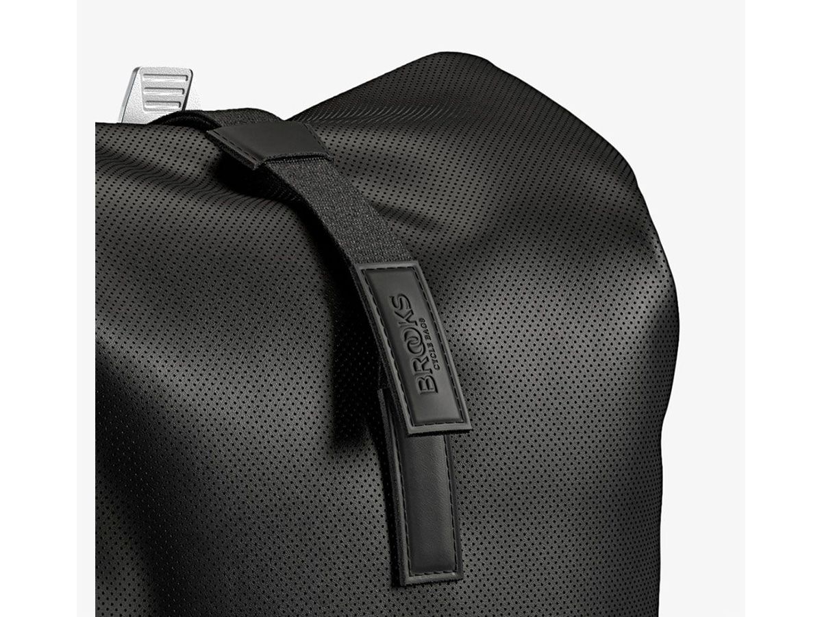 Brooks Pickwick Reflective 反光皮革後背包 26L 黑色