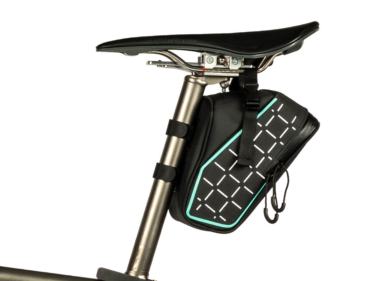 曜越 Thermaltake TT100 坐墊包 黑色