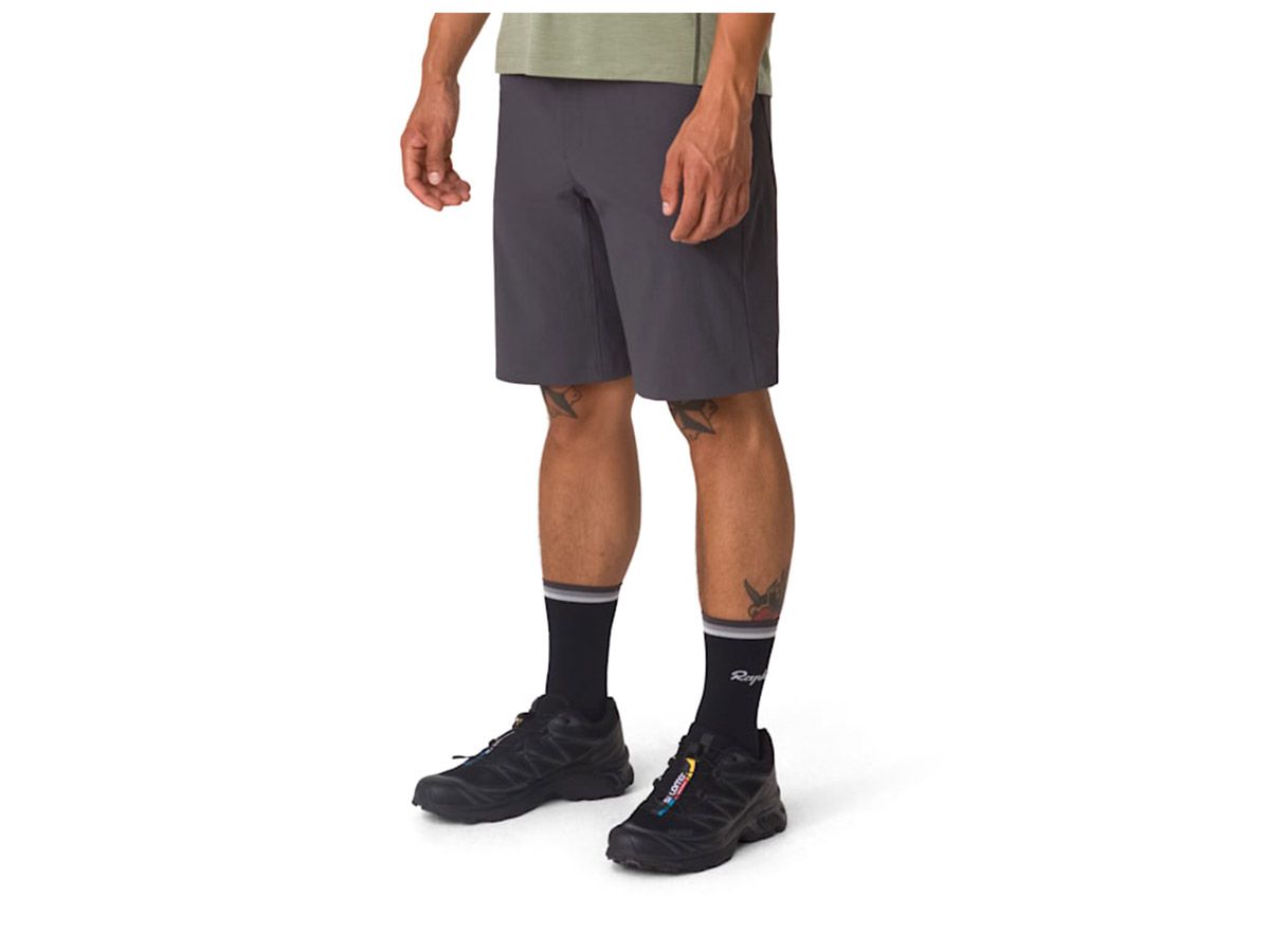 Rapha 男款 機能短褲 深灰色 W36 - L32