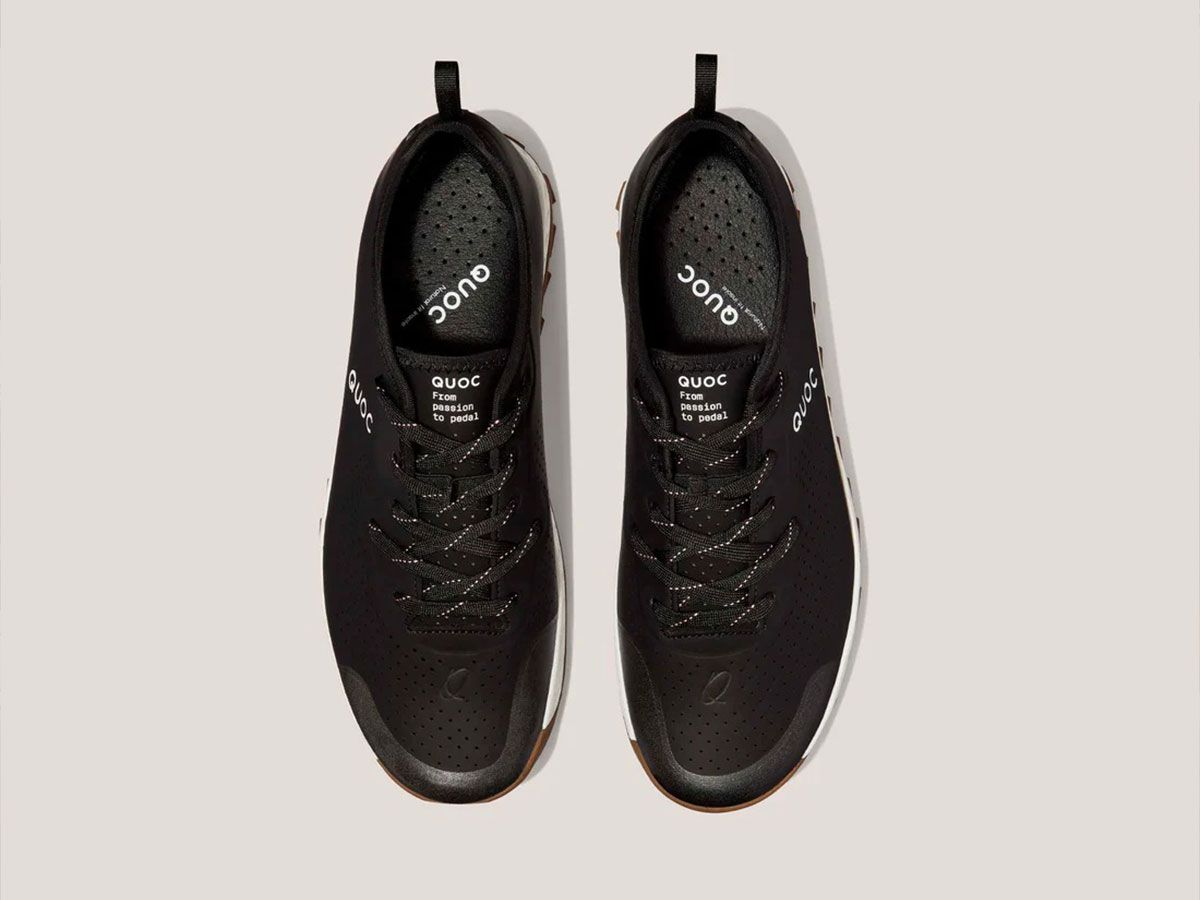 QUOC WEEKEND BLACK ON WHITE 黑白色 休閒車鞋 EU38